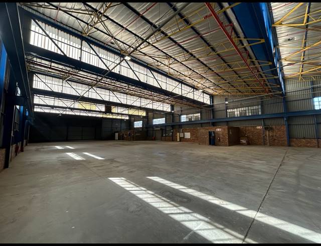 1,969M² WAREHOUSE TO LET IN CLAYVILLE